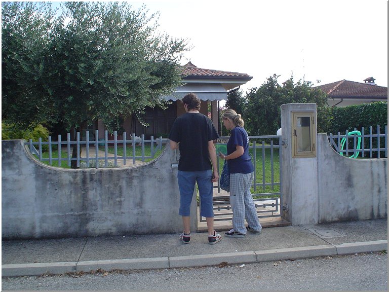 Dormito bene? Sveglia all'alba (seeee...) Abbondante colazione...
Chiudiamo i cancelli di Edoras... Al che si riparte!